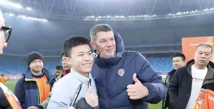 乐鱼网址-别光喊青训！这外教真敢让17岁小孩踢中超，结果呢？|米兰-里斯蒂奇|青岛海牛|梅州客家|魏祥鑫|教练_新浪体育_新浪新闻